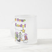 キャンディのハロウィンTシャツとギフトを手渡す フロストグラスマグカップ (正面左)