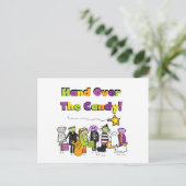 キャンディのハロウィンTシャツとギフトを手渡す ポストカード (スタンド正面)