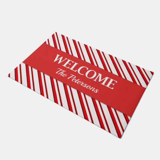 キャンディストライプケーンパーソナライズされた文字 ドアマット (アングル)