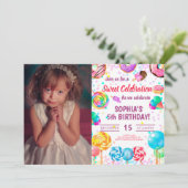 キャンディランドガール誕生日スイートお祝いフォト 招待状 (スタンド正面)