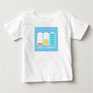 キャンディーで充電されるバッテリー エネルギー 冗談Tシャツ ベビーTシャツ