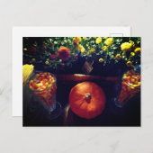 キャンディーコーンカボチャのテーブルの風景 ポストカード (正面/裏面)