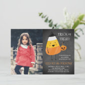 キャンディーコーン | ハロウィーン誕生日パーティーの写真 招待状 (スタンド正面)