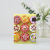 キャンディ飾が入った9個のカップケーキ ポストカード (スタンド正面)