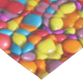 キャンデーの赤い黄橙色のヴィンテージの万華鏡のように千変万化するパターン テーブルクロス (アングル)