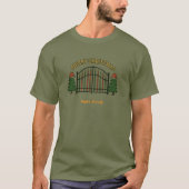 キャンドルスティック クリスマス ゲート カスタムネーム Tシャツ (正面)