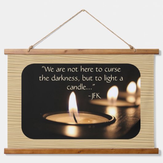 キャンドル感動的にJFK引用文を点灯 吊り下げ型タペストリー (正面)