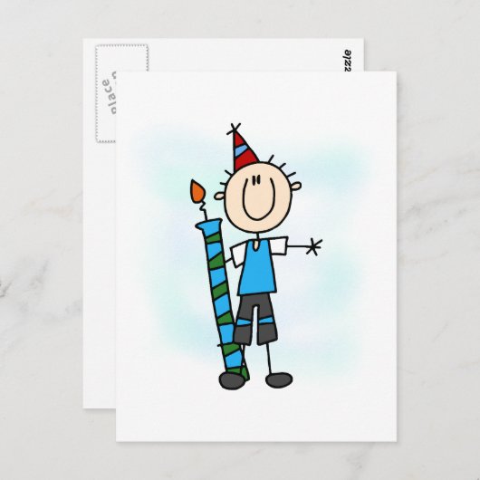 キャンドルTシャツとギフトを着た誕生日の男の子 ポストカード (正面/裏面)