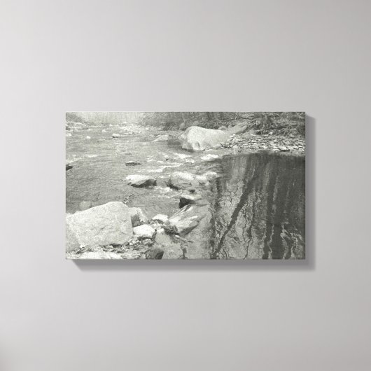 キャンバスに白黒写真の穏やかな川 キャンバスプリント (正面)
