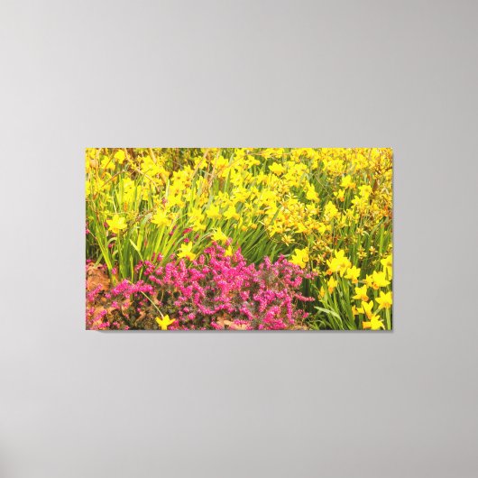 キャンバスプリント上の色付きの花のクローズアップ キャンバスプリント (正面)