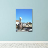 キャンバス印刷 – 桟橋のペリカン キャンバスプリント (インサイチュ (ウッドフロア))