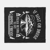 キャンパおもしろいースローガンのキャンピング飲みことわざ フリースブランケット (正面(横))