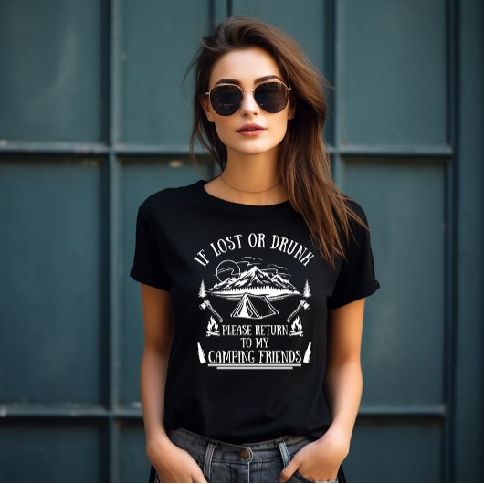 キャンパおもしろいースローガンのキャンピング飲みことわざ Tシャツ