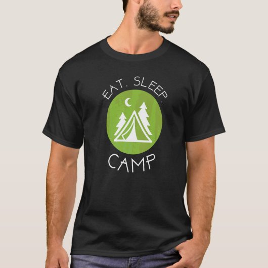 キャンパーのアウトドア・アドベンチャー Tシャツ (正面)