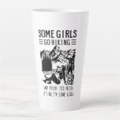 キャンパーギフト |一部の女の子ハイキング誕生日 カフェラテマグ (正面)