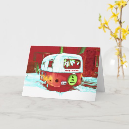 キャンパーレトロクリスマスレッドグリーンヴィンテージ引っ越し カード (黄色い花)