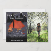 キャンピングアウトドアアドベンチャーキャンプファイア誕生日写真 招待状
