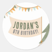 キャンピングアウトドアドベンチャーボーバースデーパーティー ラウンドシール (正面)