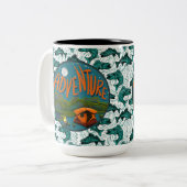 キャンピングアンド魚釣りアドベンチャー ツートーンマグカップ (正面左)