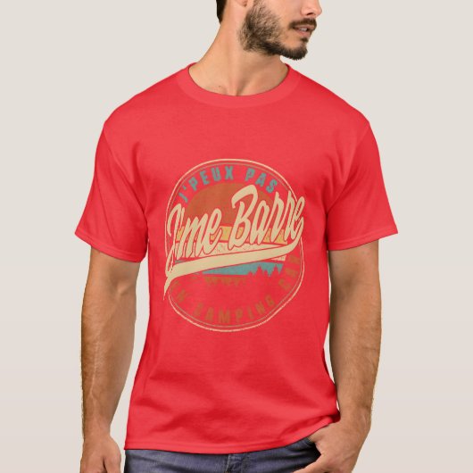 キャンピングカーで楽しむレトロなユーモア Tシャツ (正面)