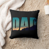 キャンピングキャンパーとハイキングハイカーパパ クッション (ブランケット)