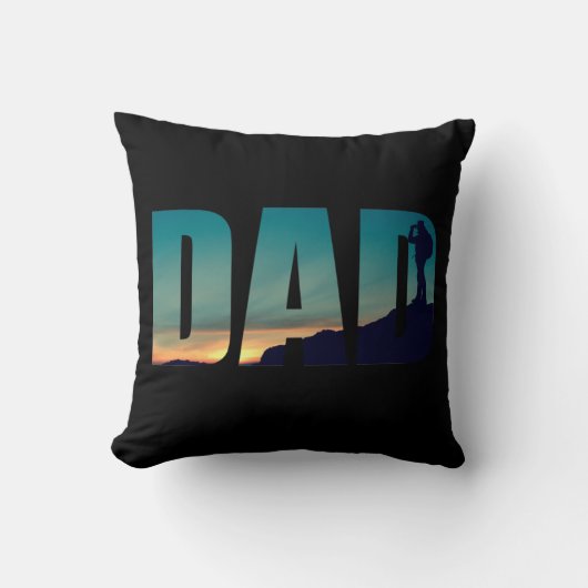 キャンピングキャンパーとハイキングハイカーパパ クッション (正面)