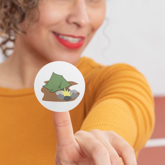 キャンピングテントとキャンプファイアアウトドアアドベンチャー ラウンドシール