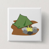 キャンピングテントとキャンプファイアアウトドアアドベンチャー 缶バッジ (正面)