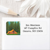 キャンピングテーマ |湖と山のテント ラベル (インサイチュ)