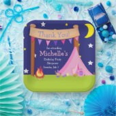 キャンピングバースデーパーティースリープピンクと紫 ペーパープレート (パーティー)