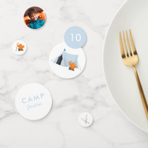 キャンピングバースデーパーティーブルーテントフォト コンフェッティ