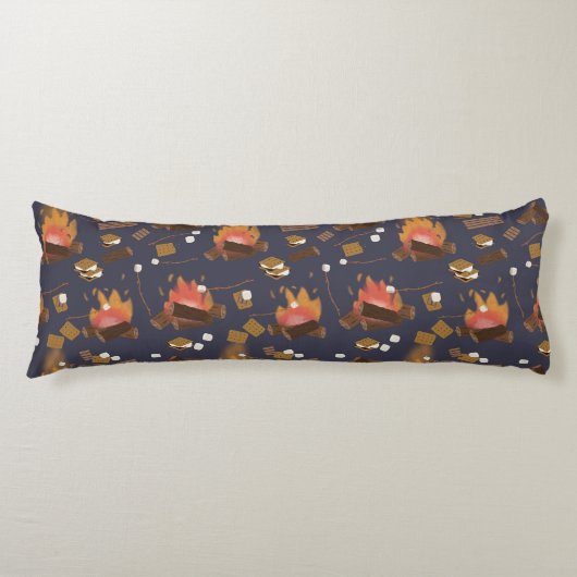 キャンピングファイアアウトドアアドベンチャー&マーシュマローズ ボディピロー (正面)