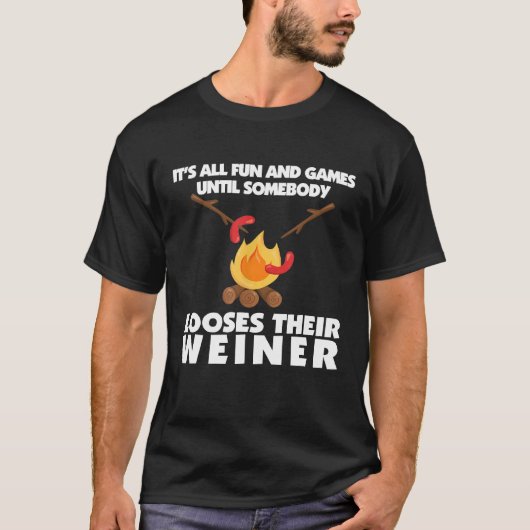 キャンピングルーズユーおもしろいウィーナーキャンプファイア Tシャツ (正面)