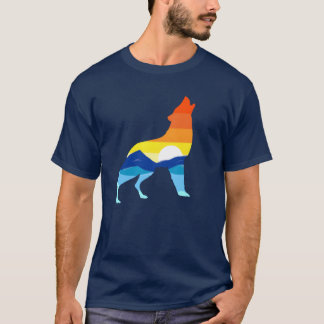 キャンピング ハイキング レトロ 山々 アウトドア キャンプ オオカミ フリー Tシャツ