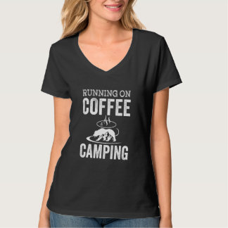 キャンピング ハイキング 山 アドベンチャー Tシャツ