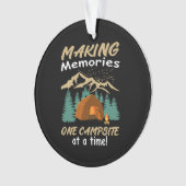 キャンプで思い出を作る オーナメント (正面)