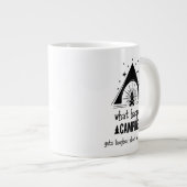 キャンプで起こること一年中笑われる ジャンボコーヒーマグカップ (正面右)