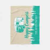 キャンプのおもしろいのご機嫌な人の素朴な森林姓 フリースブランケット (正面)