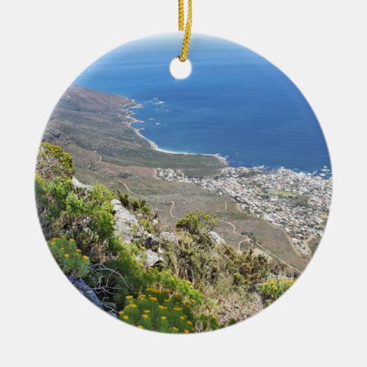 キャンプの湾上のテーブルの山景色のハイキング セラミックオーナメント (正面)