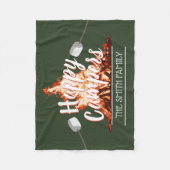 キャンプの篝火のご機嫌な人の深緑色家族 フリースブランケット (正面)