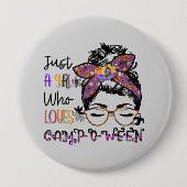 キャンプを愛する女の子 |ハロウィーンキャンプ 缶バッジ (正面)