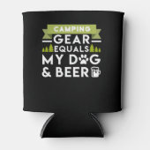 キャンプギアは私の犬とビールギフトに等しい 缶クーラー (正面)