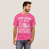キャンプクイーンは彼女が飼育員であるディバのように動作おもしろい- Tシャツ (正面フル)