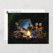 キャンプサイのまわりにトのキャンプファイアーをアコーン小妖精や小人 ポストカード (正面/裏面)
