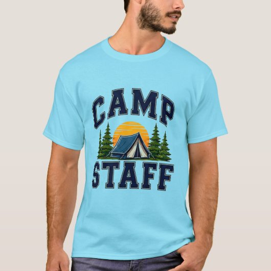 🏕️ キャンプスタッフチームタイポグラフィー 👕 Tシャツ (正面)