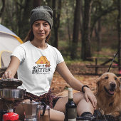 キャンプファイアのまわりにの方が人生だ Tシャツ