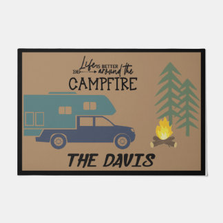 キャンプファイアのまわりにの方が人生パーソナライズされただ ドアマット