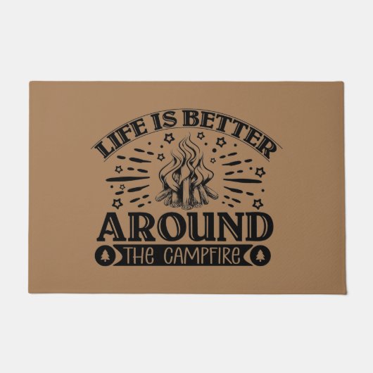 キャンプファイアのまわりには人生の方が良い ドアマット (正面)