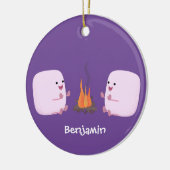 キャンプファイアマンガの可愛いピンクのマシュマロ セラミックオーナメント (左)