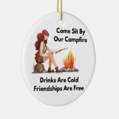 キャンプファイア来ーの横に座る セラミックオーナメント (右)